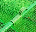 Mocowanie folii tunelu ogrodowego klipsem plastikowym