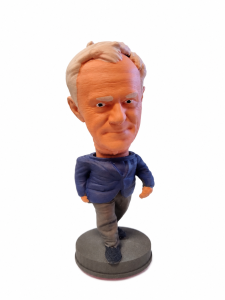 Figurka Tusk laleczka z ruchomą głową 12 cm karykatura na biurko do samochodu
